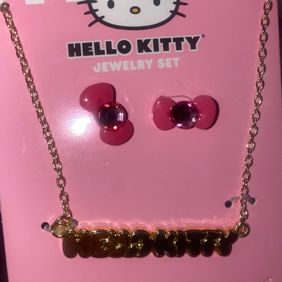 Sanrio Hello Kitty necklace and earrings set. - Picture 11 of 12